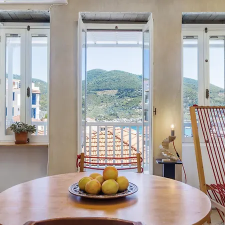 Fronisi House Holiday home