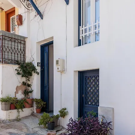Semesterbostad Fronisi House *