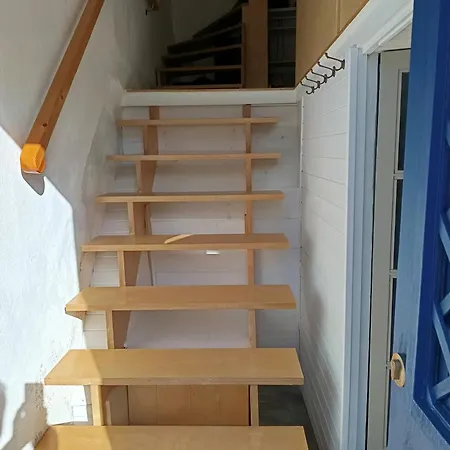 Fronisi House Semesterbostad *
