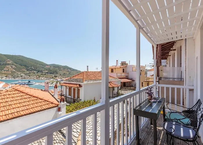 Fronisi House Case de vacanță